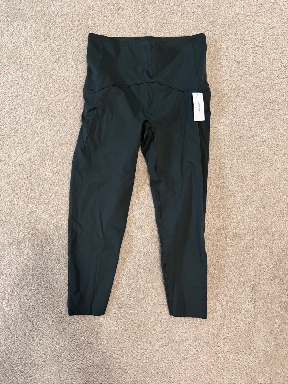 NWT SPANX Booty Boost 7/8 Leggings in Essex Green